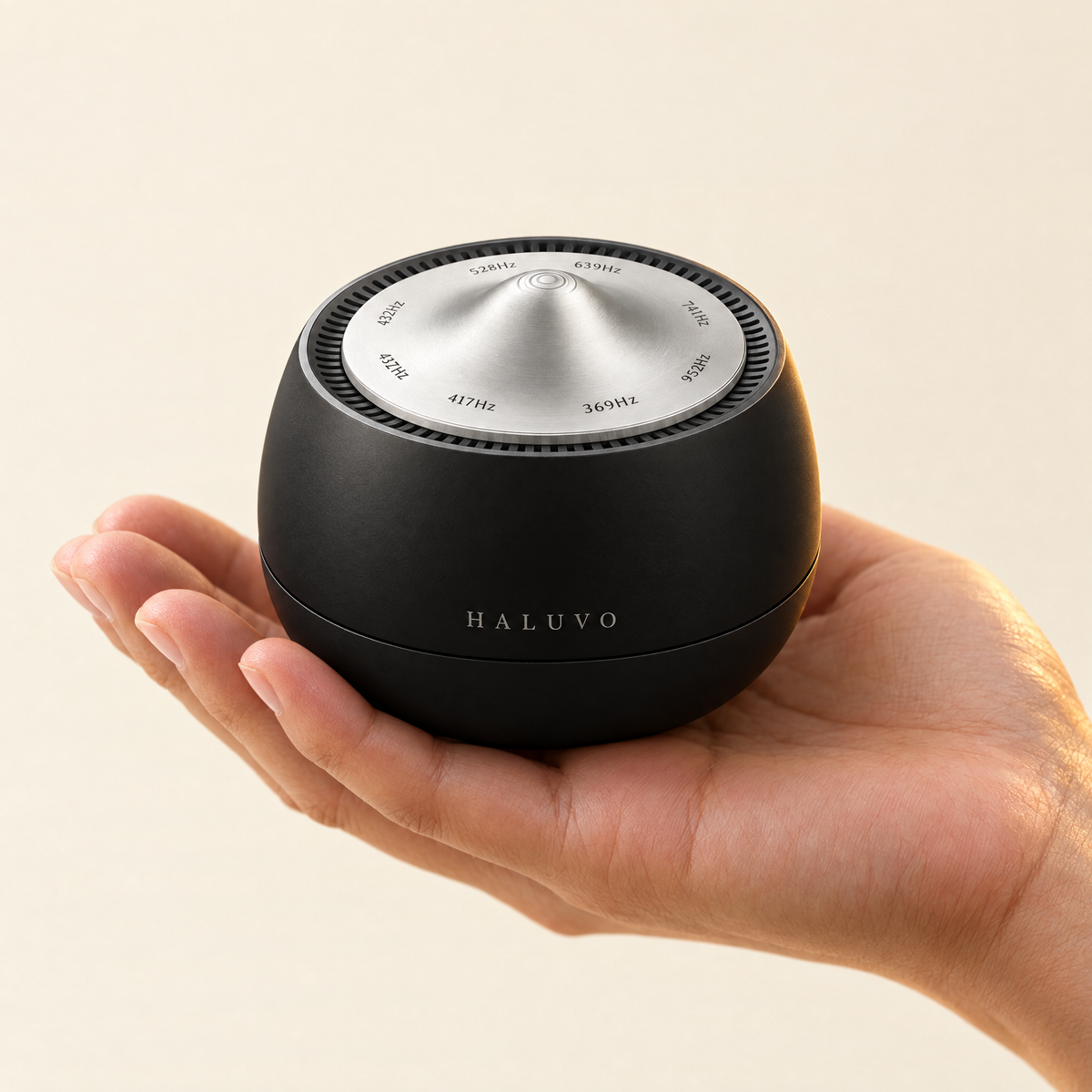 Haluvo Electronic Singing Bowl in hand